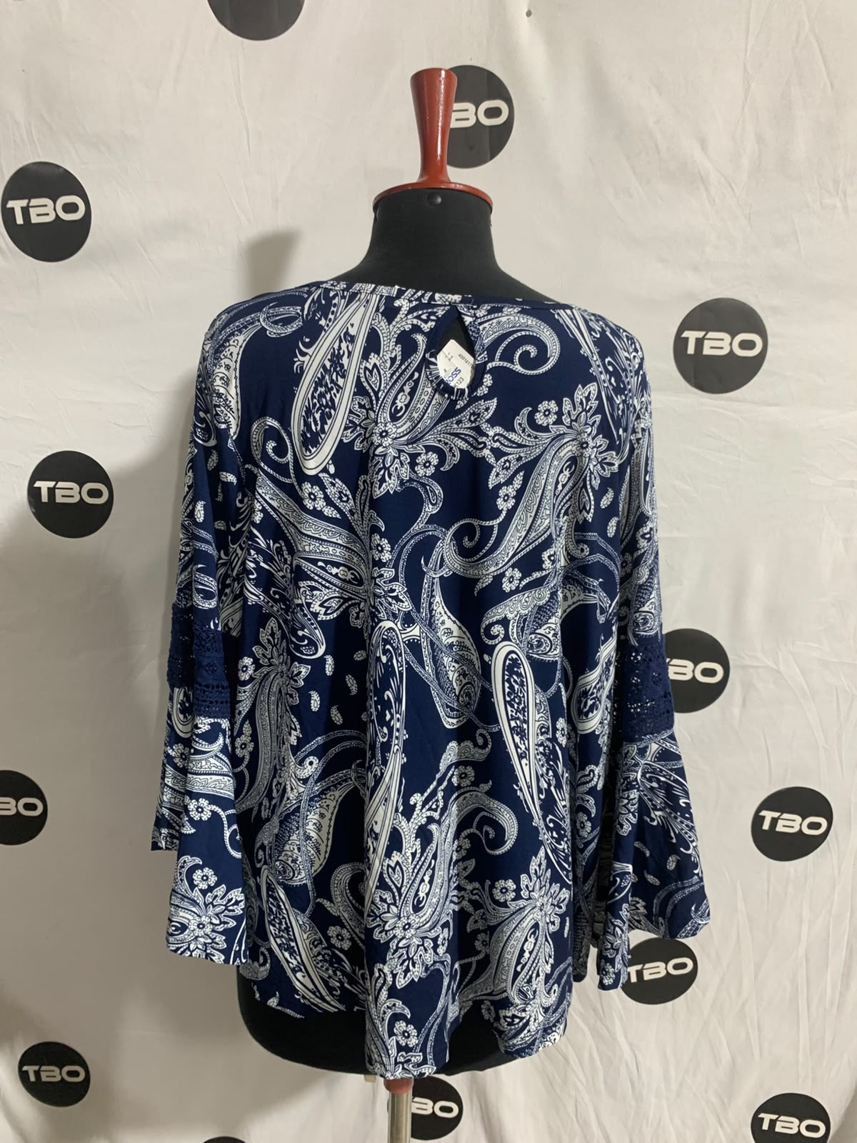 ROOMMATES TOP FOR WOMEN