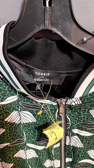 IMPORTED LADIES ZIPPER BY TORRID