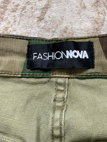 FASHION NOVA CARGO PANT FOR WOMEN