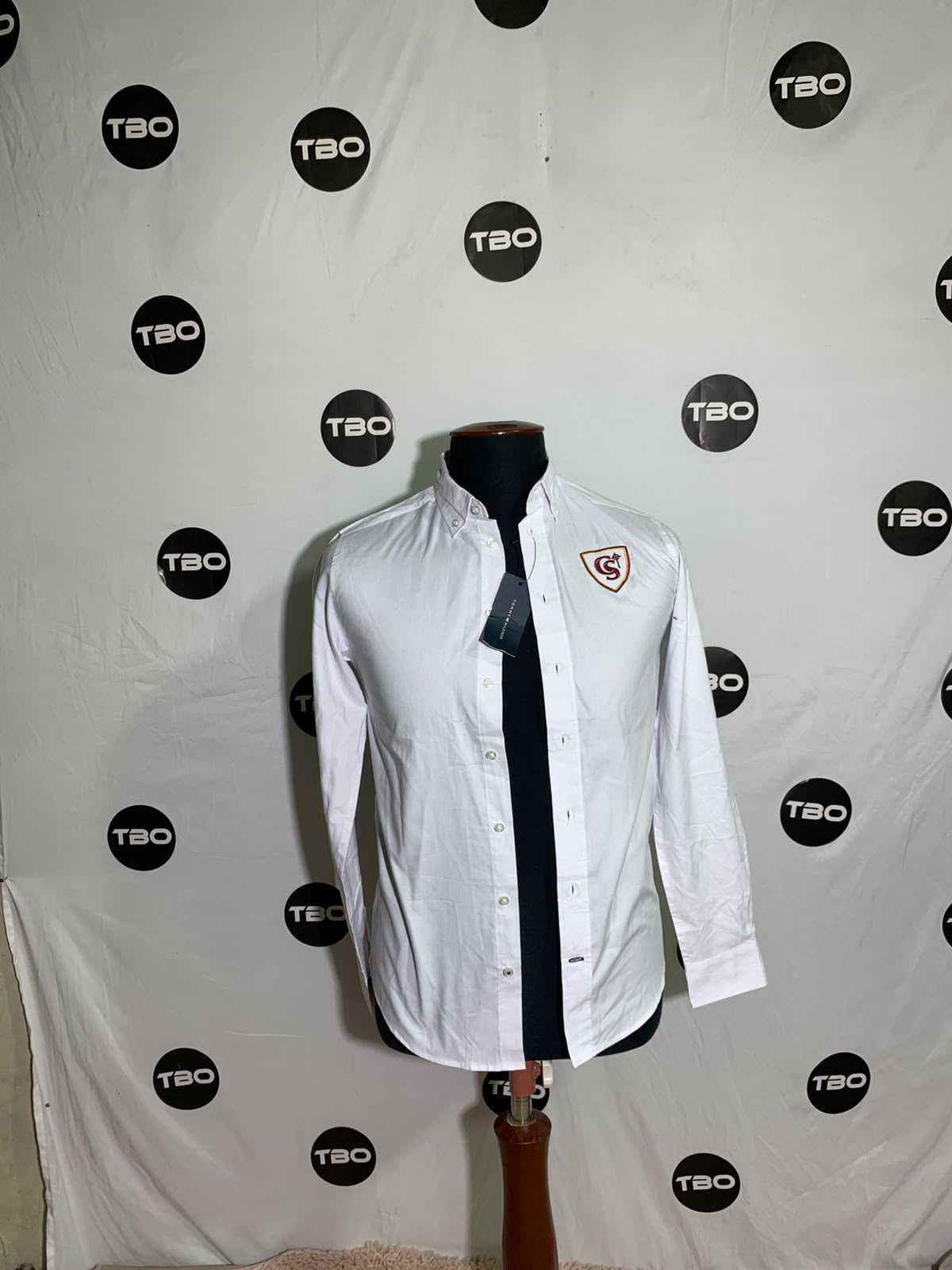 TOMMY HILFIGER BUTTON DOWN SHIRT FOR MEN