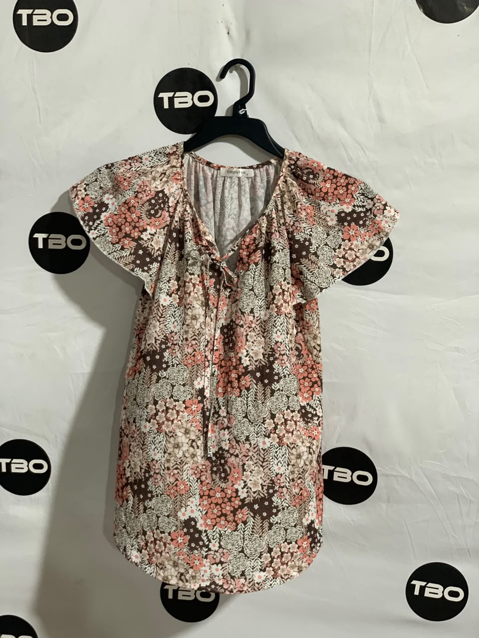 SIMPLE FUN TOP FOR WOMEN