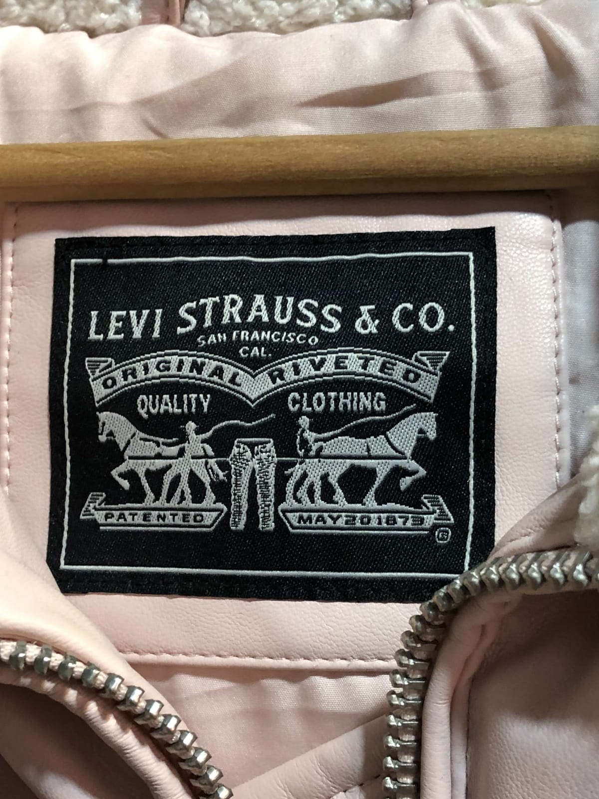 IMPORTED LADIES JACKET BY LEVIS