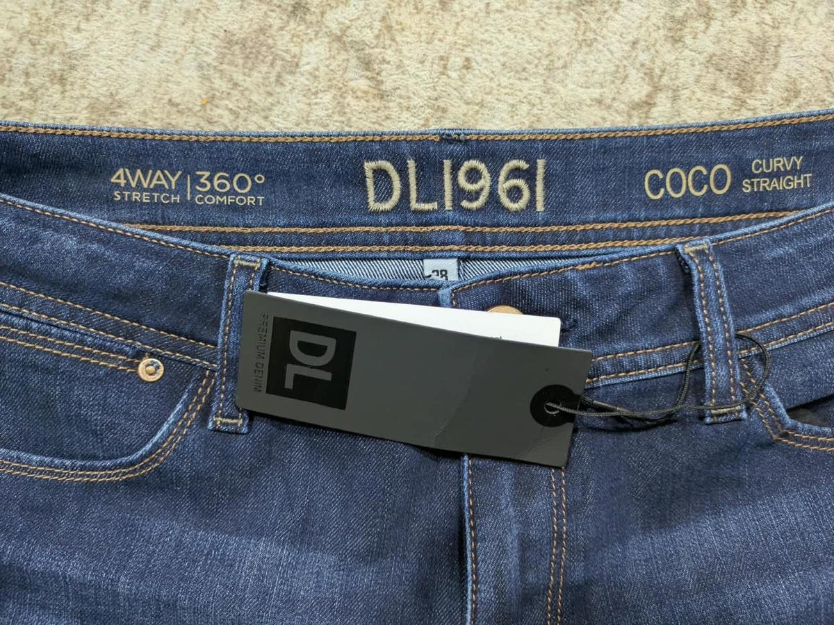 DLI961 STRAIGHT JEANS FOR WOMEN
