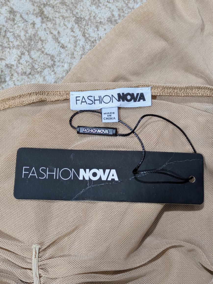 FASHION NOVA CROP TOP FOR WOMEN