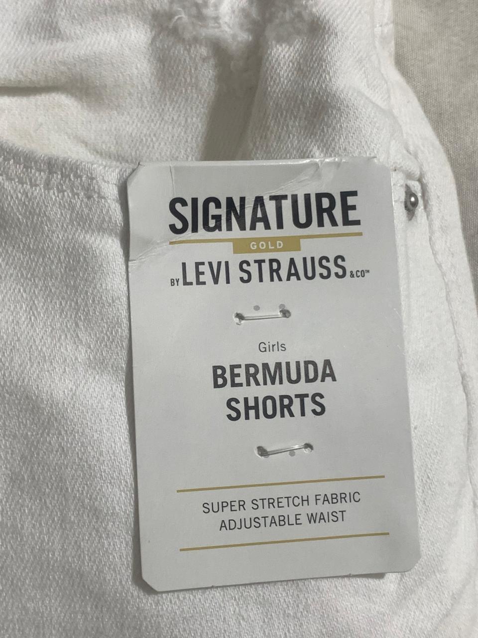 SIGNATURE GOLD BERMUDA SHORT FOR WOMEN