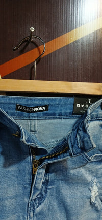 FASHION NOVA ORIGNAL BRANDED SHORT