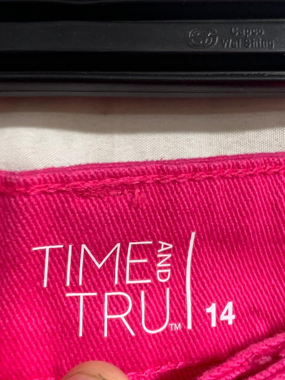 TIME AND TRU SHORT FOR WOMEN