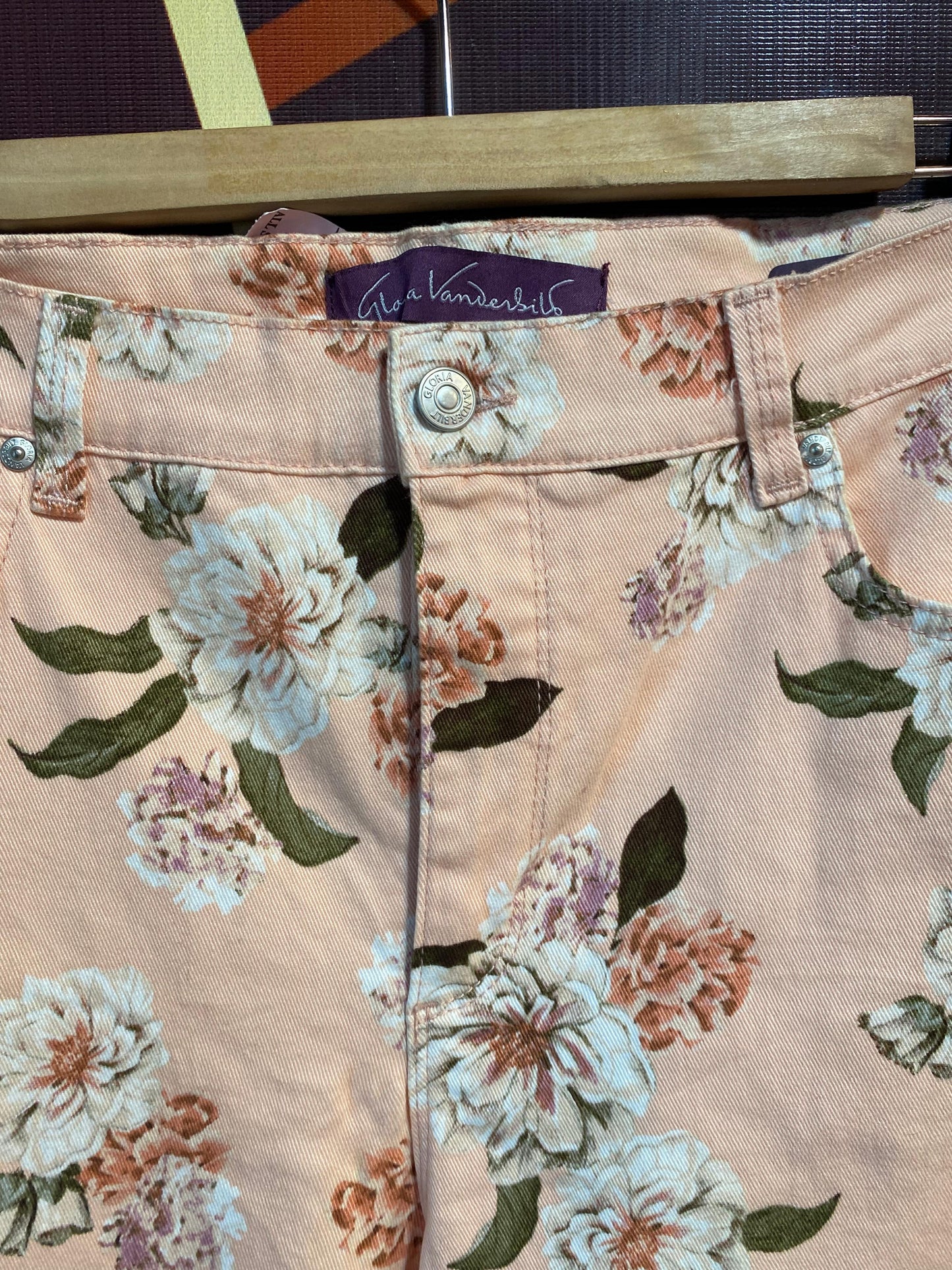 IMPORTED LADIES PANT BY GLORIA VANDERBILT